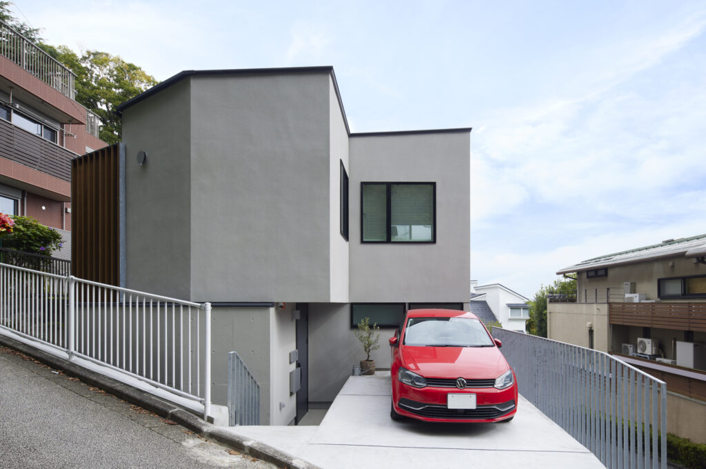 段景の家|高低差のある敷地に建つ住宅の外観